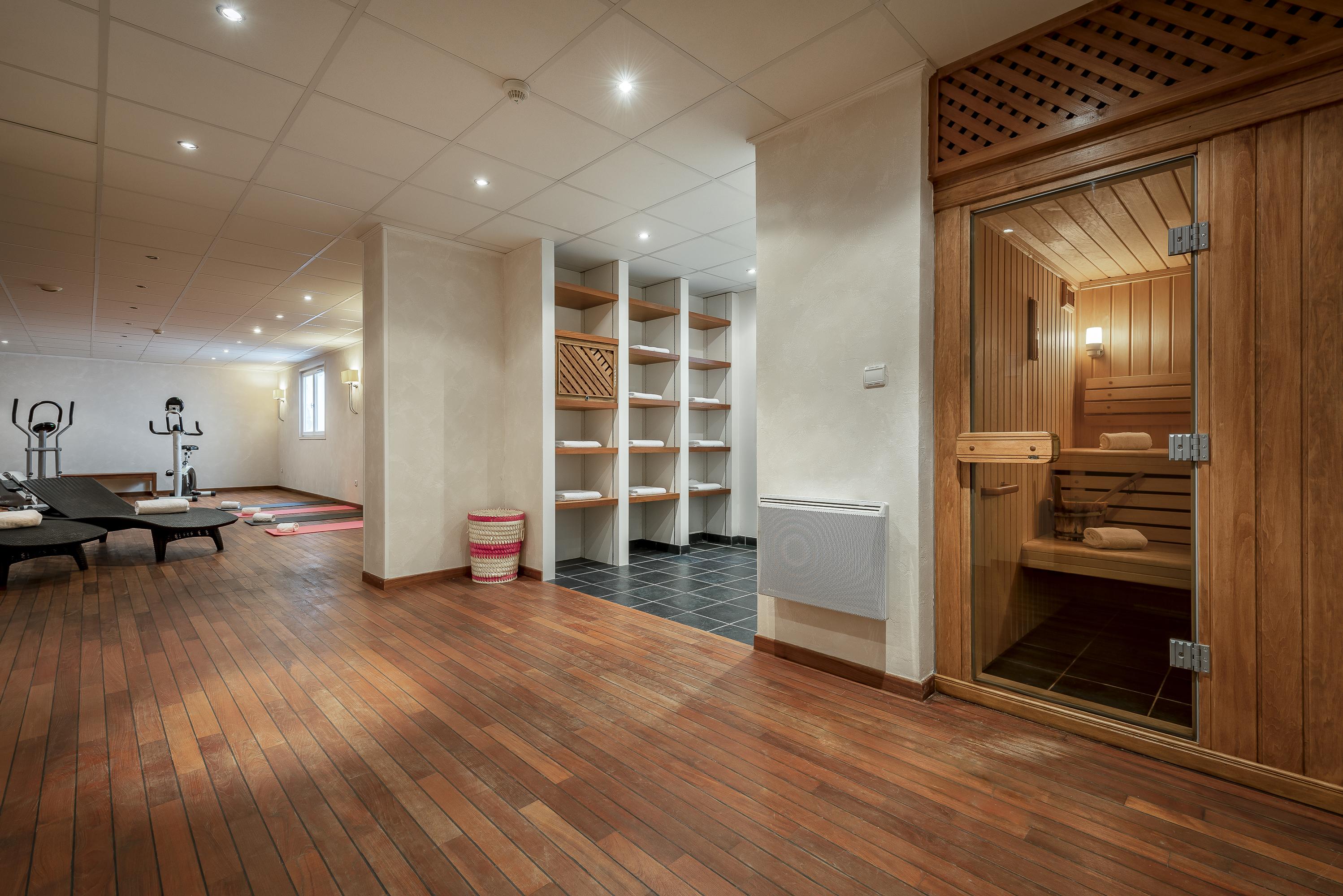Hotel Chateau Clery Hesdin-l'Abbe ภายนอก รูปภาพ