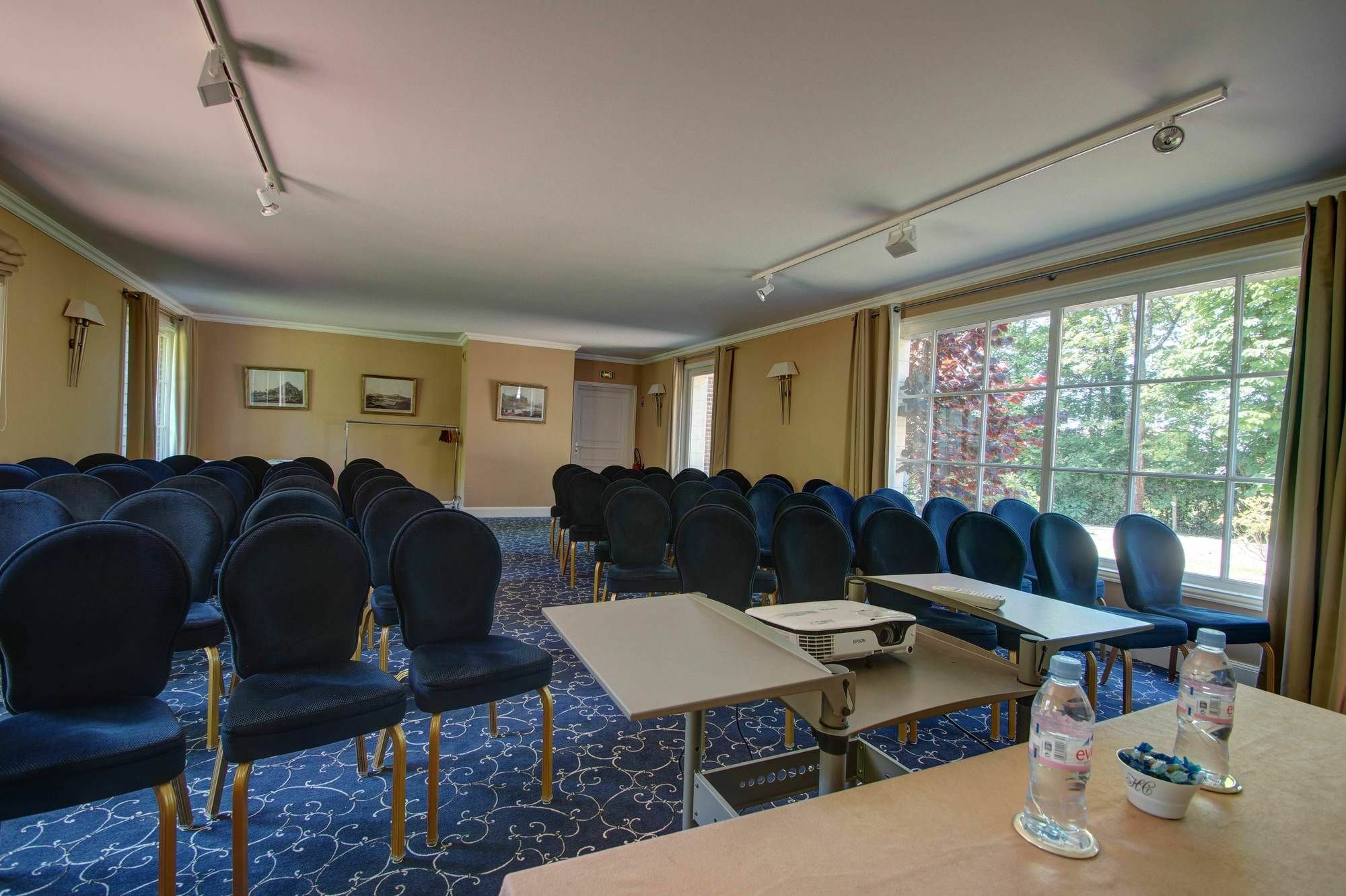 Hotel Chateau Clery Hesdin-l'Abbe ภายนอก รูปภาพ